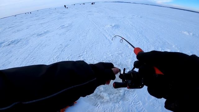 Конец МАРТА, а мы НА ЛЬДУ! Весенняя рыбалка НА ВОЛГЕ по Судаку 2022 смотреть онлайн