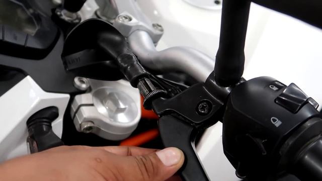 How To Check & Adjust Clutch Free-play Of A Motorcycle смотреть онлайн