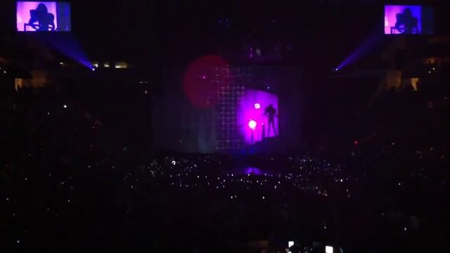Lady Gaga Monsterball Opening - Dance in the Dark смотреть онлайн