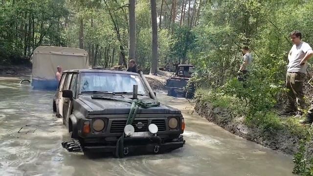 Не лёгкая эта работа из болота тащить бегемота Nissan Patrol Y60 Bergung Ural Fursten Forest смотреть онлайн