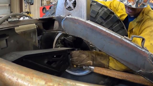 Installing The Custom Exhaust On the FJ45 Ultimate Rock Crawler Build смотреть онлайн
