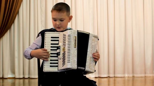 Беглецов Матвей, 3 класс. А. Иванов. Праздничная полька. смотреть онлайн