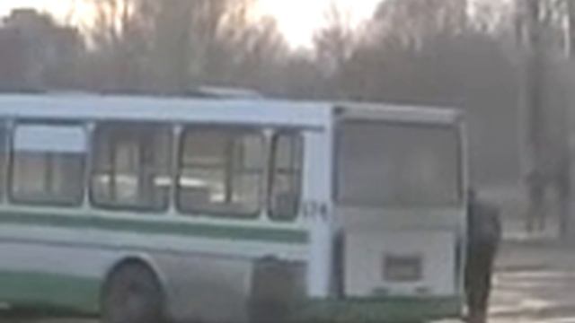 автобус в яме смотреть онлайн