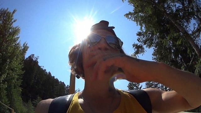 Оставил Свою Камеру Ради Фото Над Пропастью | Golden SkyBridge Canada смотреть онлайн