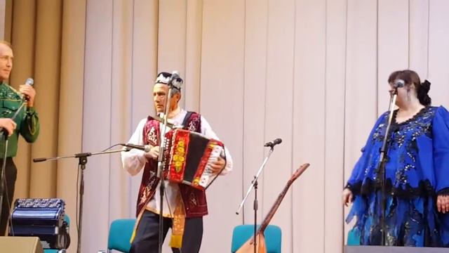 Сибирский Татарин Хизматула Экэ сыграл на гармошке "Играй Гармонь" в Тюмени смотреть онлайн