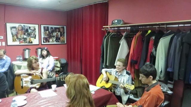 16. Стелла Петрова. 'С берёз неслышен, невесом...'(сл.М.Исаковского, муз.М.Блантера) смотреть онлайн