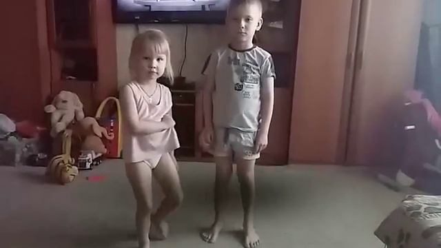 Я и сестра тверкаем смотреть онлайн