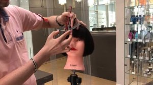 Как филировать челку филировочными ножницами ?