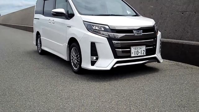 2017 TOYOTA NOAH HYBRID