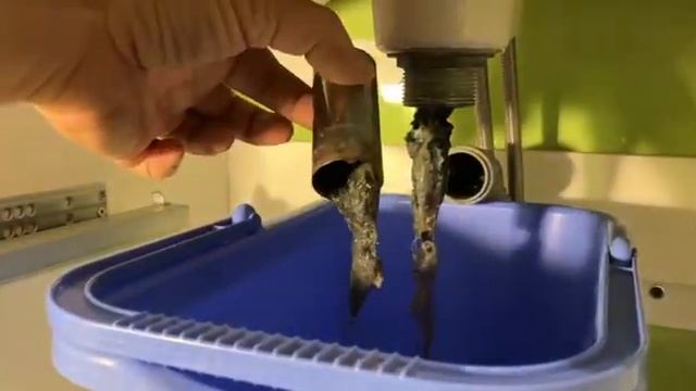 Убрать засор в раковине на 100%. сода и уксус здесь не помогут. смотреть онлайн