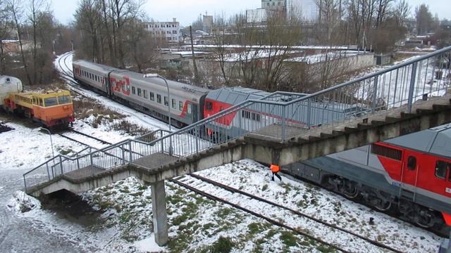 Новый тепловоз ТЭП70БС-325 с комиссионным поездом смотреть онлайн