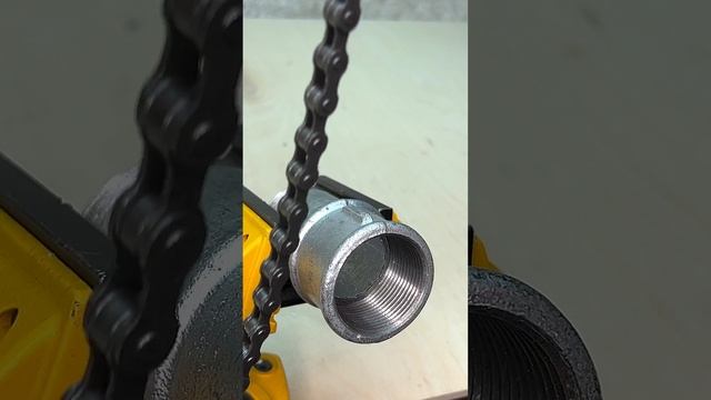 Цепной съемник за пару действий смотреть онлайн