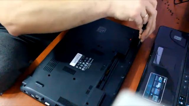 Как разобрать ноутбук emachines E732 ZRD смотреть онлайн