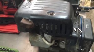 Бензиновый двигатель Briggs&Stratton Vanguard (следите за воздушным фильтром)