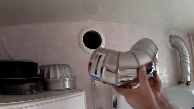 Меняем алюминиевую гофру газовой колонки на нержавеющую трубу Вытяжка водогрейки.Guru from the USSR смотреть онлайн