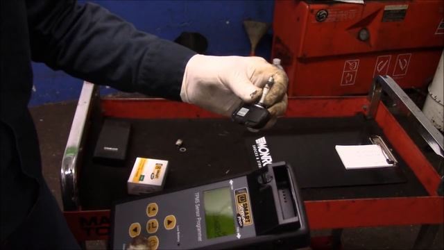 How To Reset Low Tire Pressure Light (TPMS) Tire Monitoring System смотреть онлайн