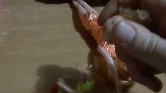 Распаковываем подарки.Детская косметика.Арина и Каролина смотреть онлайн