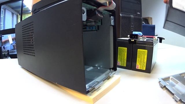 APC Smart-Ups SMT750i. Batterie wechseln in 30 Sekunden смотреть онлайн