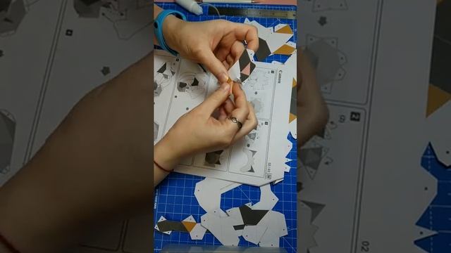 Cómo hacer un Gatito poligonal en Papercraft смотреть онлайн