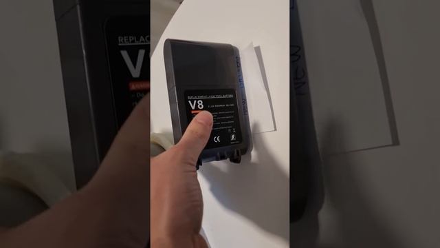 Dyson v8 absolute - old original battery VS new Bonacell replacement battery смотреть онлайн