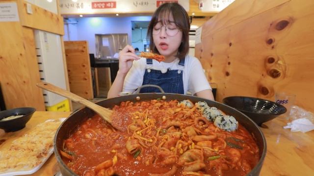 이걸 어떻게 다먹죠.. 노량진 대왕 낙곱새 먹방 смотреть онлайн