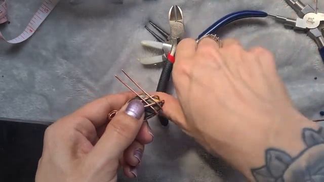 Very Simple Wire Wrapped Tumblestone смотреть онлайн