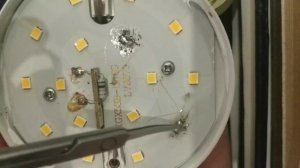 ФАЗЕНДА TV - Быстрый ремонт светодиодной лампочки - GX-53 - плоская лампа вышла из строя - чиним