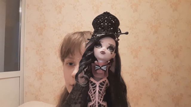 [Обозревалкин] #6: Monster High: Коллекционная Дракулаура [обзор] смотреть онлайн