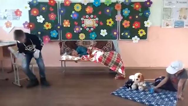 МКОУ «Школа №14» с.Кочкарь учащиеся 4 класса, поздравление мальчиков Мамам смотреть онлайн