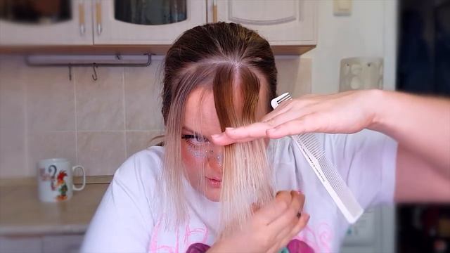 Как подстричь челку. Модная челка, очень подробно. How to cut bangs, korean style. смотреть онлайн
