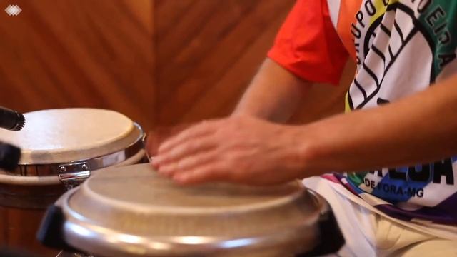 Toques e belezas do berimbau e congas na capoeira (João Couto Teixeira) смотреть онлайн