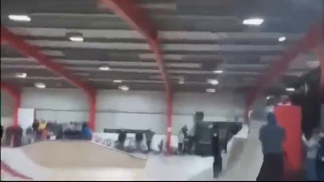 Копия видео Велосипедист против люстры смотреть онлайн