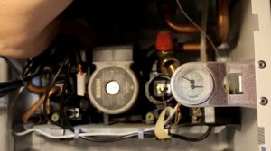 Снимаем вторичный теплообменник котла газового котла