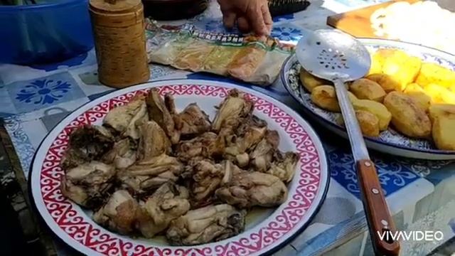 ГОСТИ на пороге/ ОДЖАХУРИ по быстрому в казане на костре смотреть онлайн