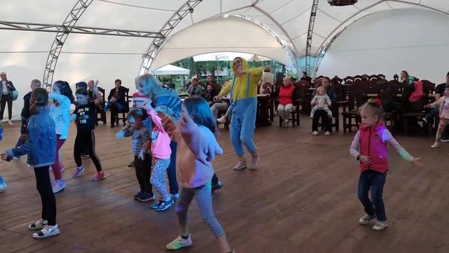 Зажигательный танец КЕНГУРУ смотреть онлайн