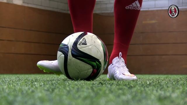 KFC Football 2015 / Уроки от Дмитрия Тарасова / Как правильно бить по мячу смотреть онлайн