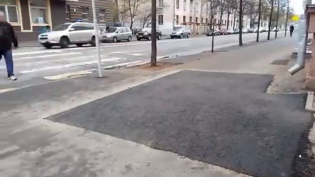 Заделали яму на тротуаре по ул. Калинина смотреть онлайн