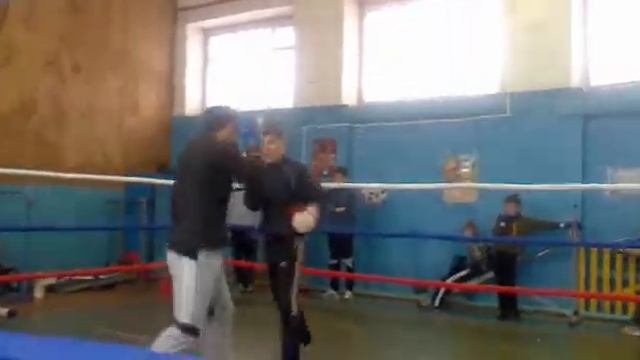 На районном турнире по боксу смотреть онлайн