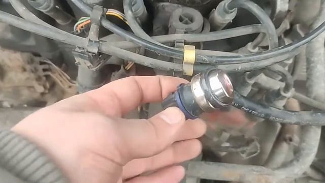 Замена датчика температуры охлаждающей жидкости (ДТОж) - Пассат Б4(Б3). Двигатель ААМ. смотреть онлайн