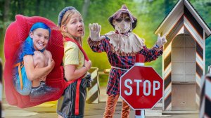 Как ПРОНЕСТИ ДРУГА в ЛАГЕРЬ БЛОГЕРОВ! Живое ПУГАЛО ОХРАНЯЕТ ВХОД в лагерь блогеров!