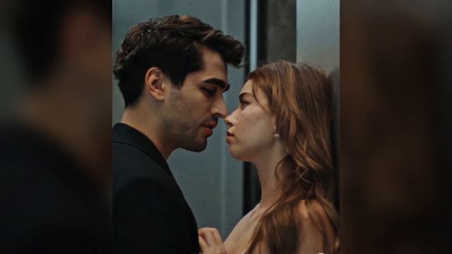 Primero se los vio abrazados, luego labios con labios!! смотреть онлайн