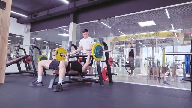 Продолжаем готовиться на народный жим /Тренировки, Добавки, Форма). смотреть онлайн