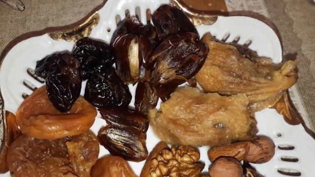 Здоровая пища-овсянка,сухофрукты,орехи смотреть онлайн