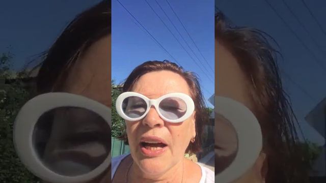 Идём на рынок, потом на море смотреть онлайн