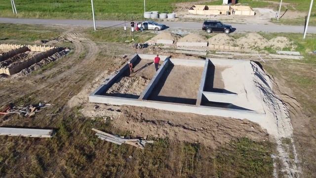 Мы сделали фундамент и черновой пол в нашем будущем доме смотреть онлайн