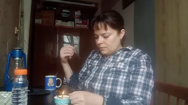 Чем заправить керосиновую лампу. Осветительный керосин или лампадное масло? kerosene or lamp oil? смотреть онлайн