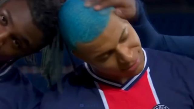 ЛЕВАНДОВСКИ ЧЕСТНО ОТВЕТИЛ КТО ЛУЧШЕ РОНАЛДУ ИЛИ МЕССИ ПЕРЕД МАТЧЕМ БАВАРИЯ 2-0 БАРСЕЛОНА В ЛЧ 2022 смотреть онлайн