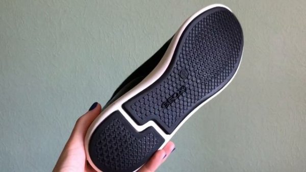 Кроссовки женские Geox