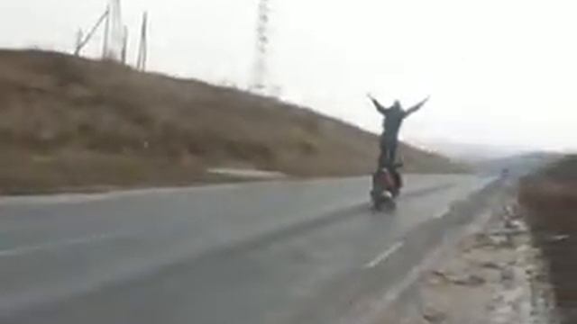 трюк на скутере смотреть онлайн