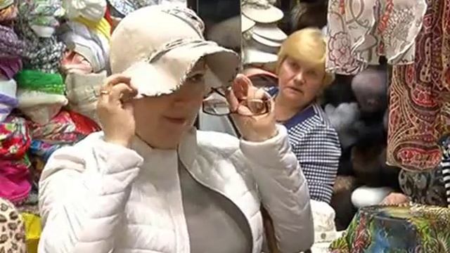 Дизайнерские платья и классические костюмы. В Челябинск привезли новую коллекцию женской одежды смотреть онлайн